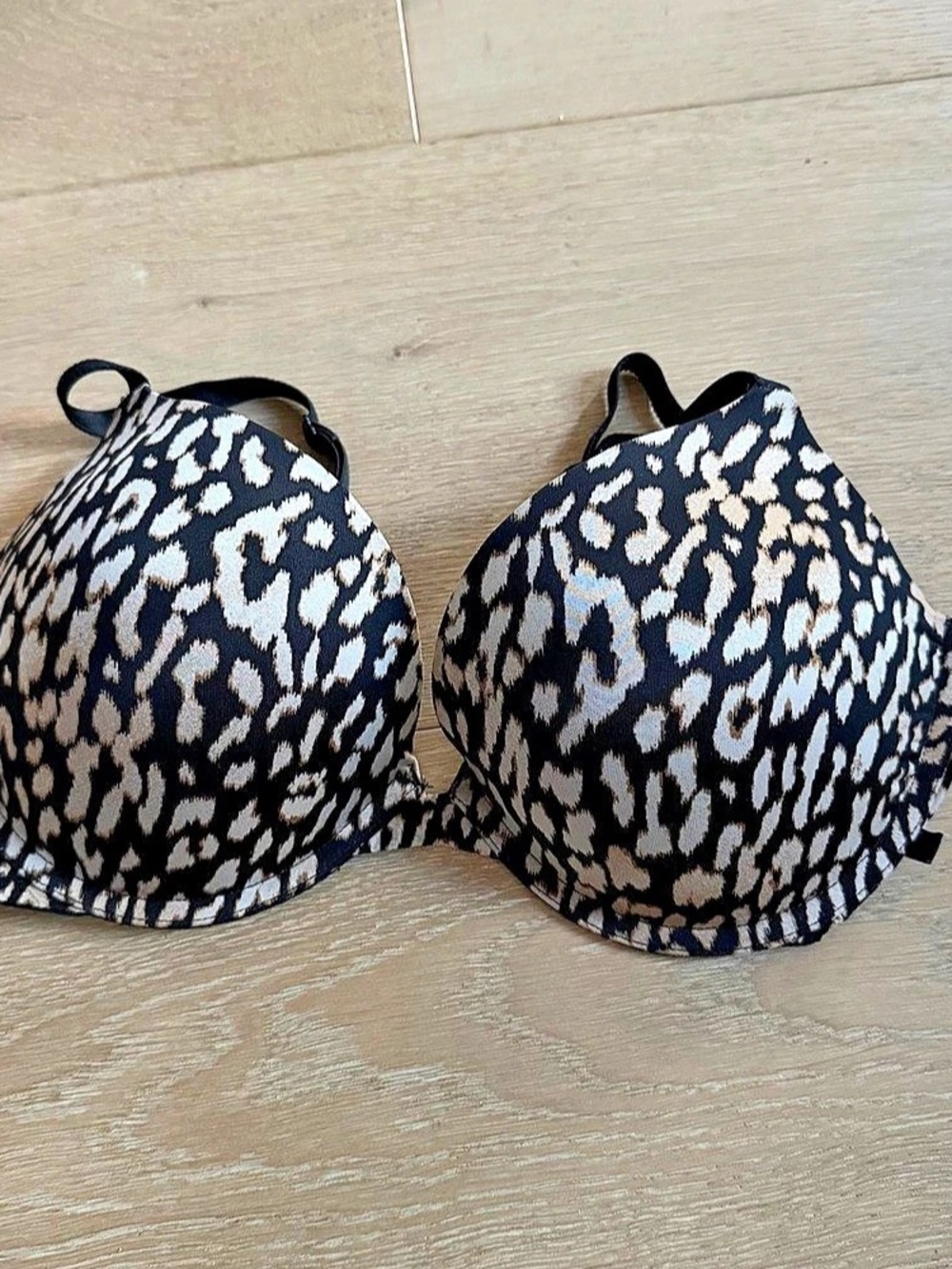 Victoria's Secret Sexy Tee Push-Up Bra Animal Print Bra in Black & Gray 32DDD